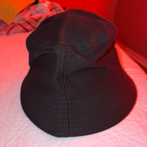 bucket hats - Picture 2 of 4